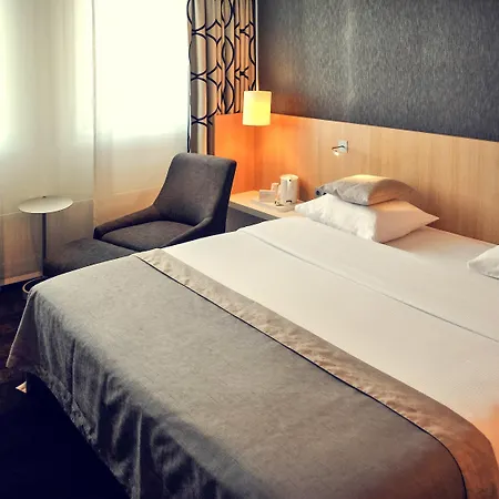 Mercure ホテル 4*